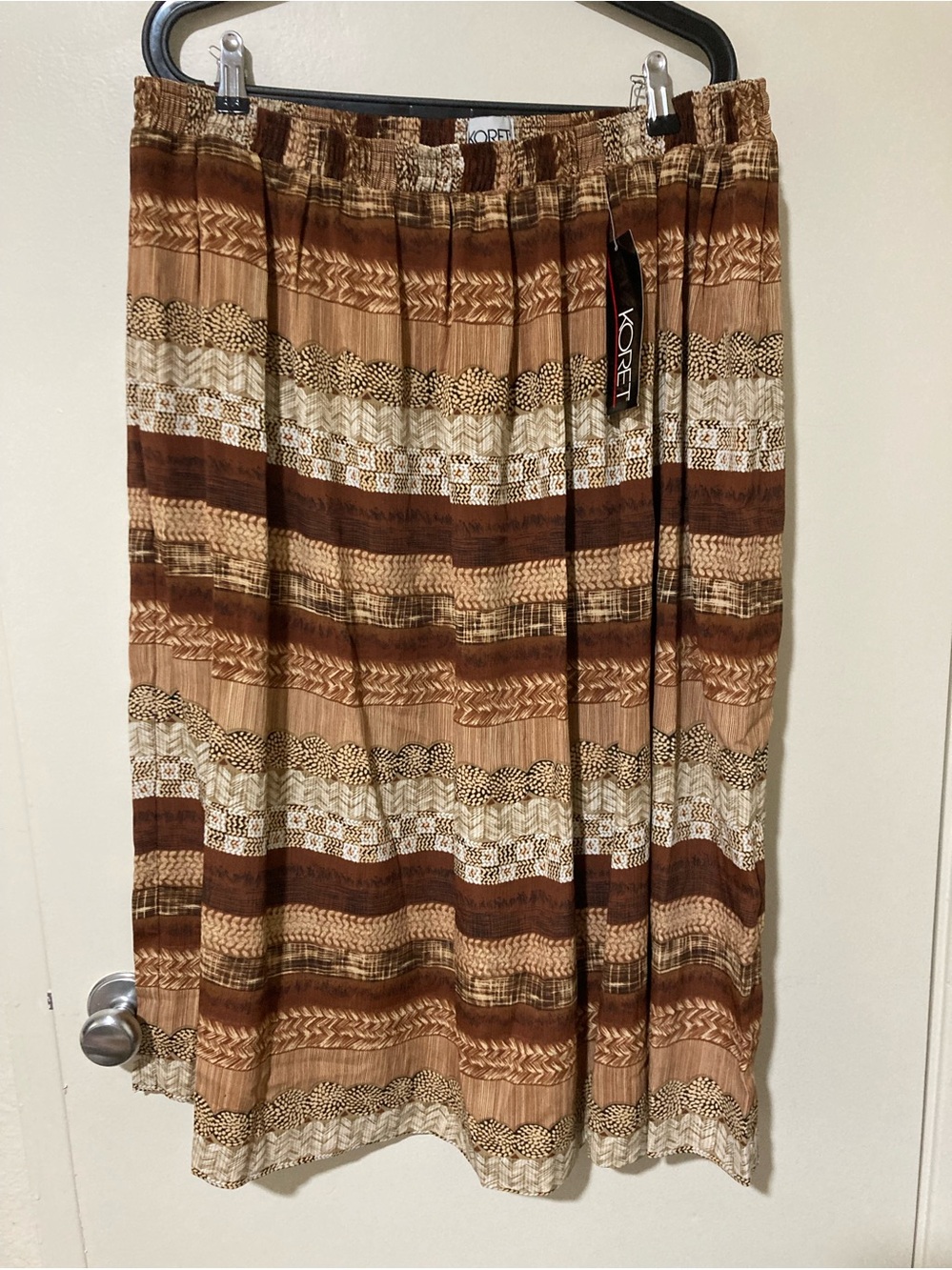 NWT Koret size 22W Brown and Cream Striped Long Skirt with Pockets!!